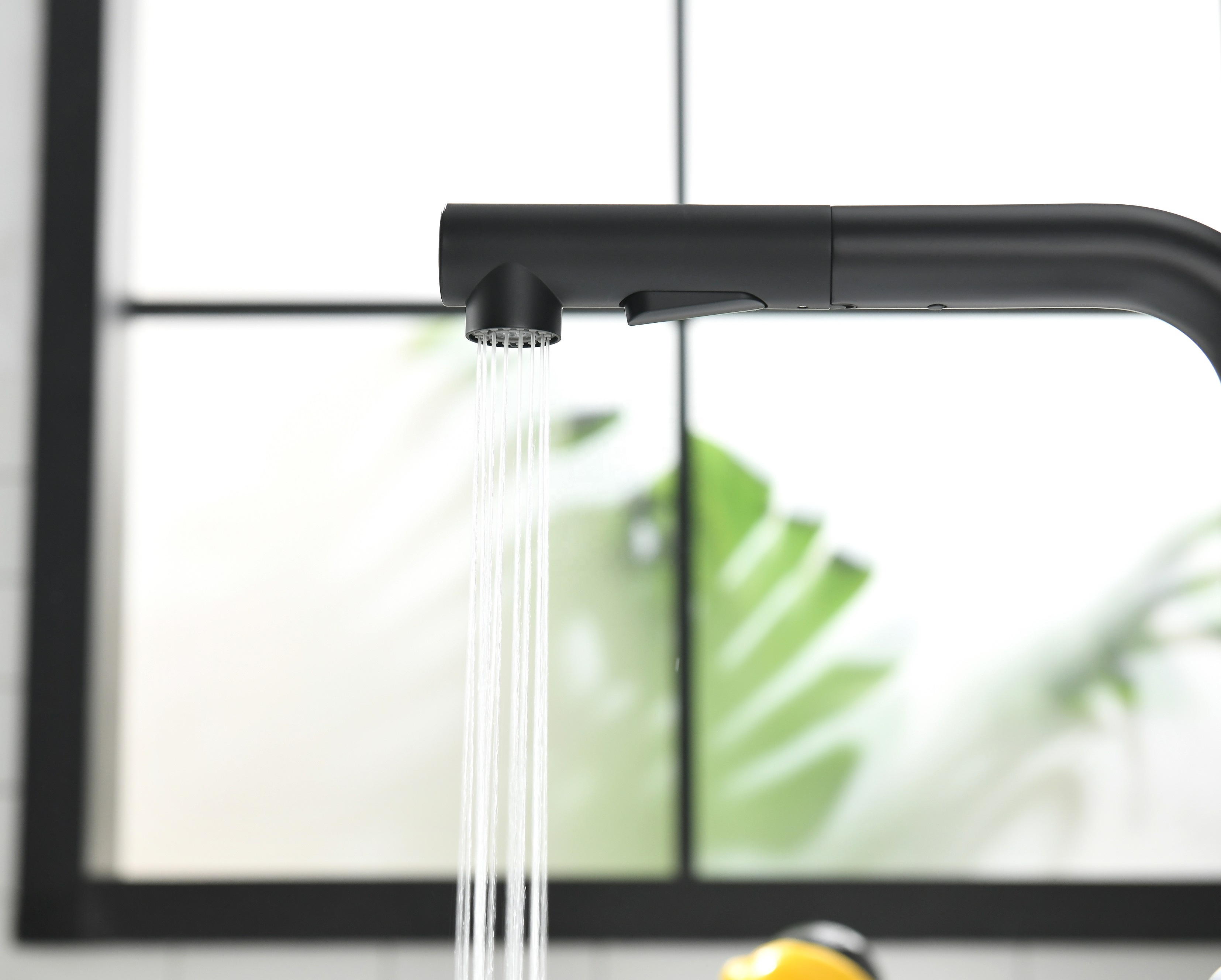 Wasserhahn Spray Schwarz Küchenspüle Wasserhahn Swivel Pull Out Einhand-Küchenarmaturen