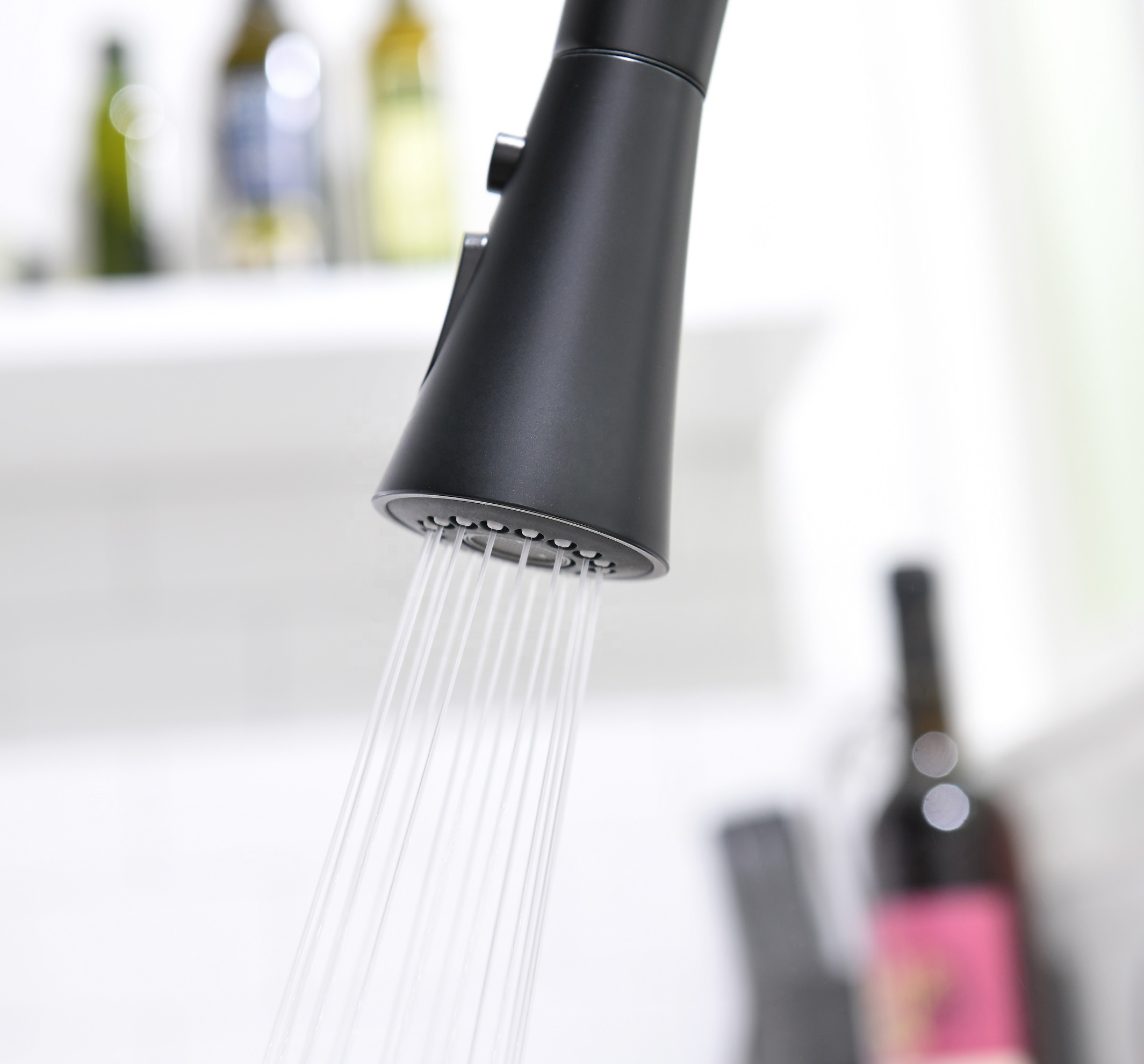 Moderner Wasserhahn Schwarz Smart Küchenarmatur Automatische Küchenarmaturen mit Pull Down Sprayer Schwarz