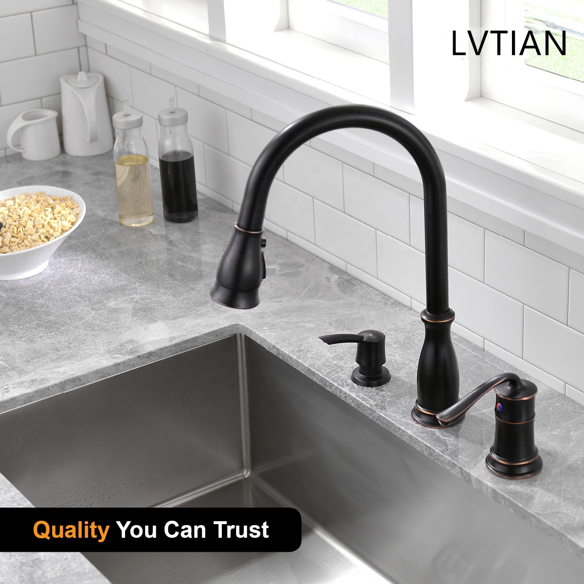 Neues Design Küchenarmaturen Waschbecken Wasserhahn Küche 3 Löcher geriebener Bronze Küchenarmatur